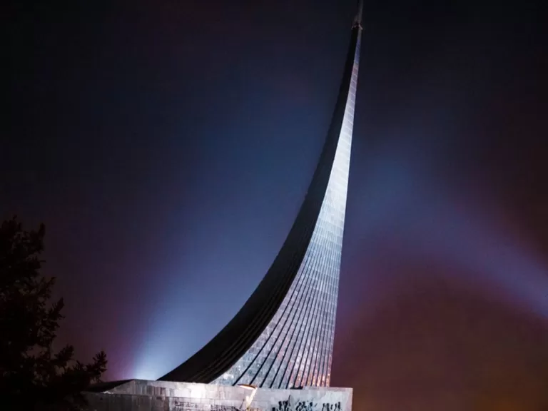 Освещение памятника