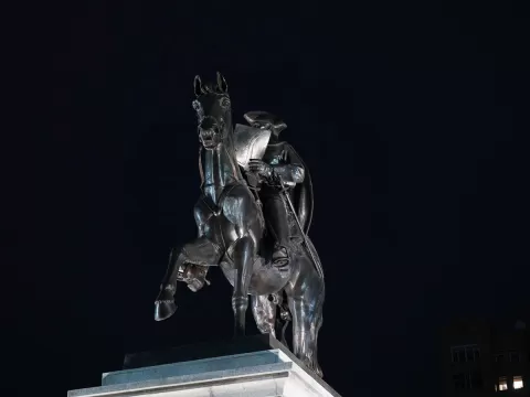 Подсветка памятника Бухгольцу